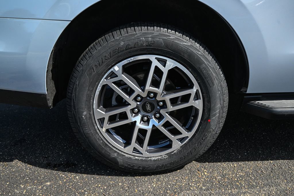 Certified 2025 Ford Expedition Active image 14