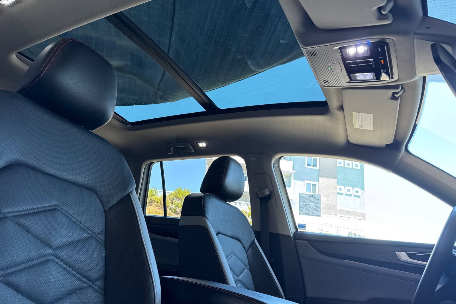 New 2025 Volkswagen Atlas Peak Edition SE image 15