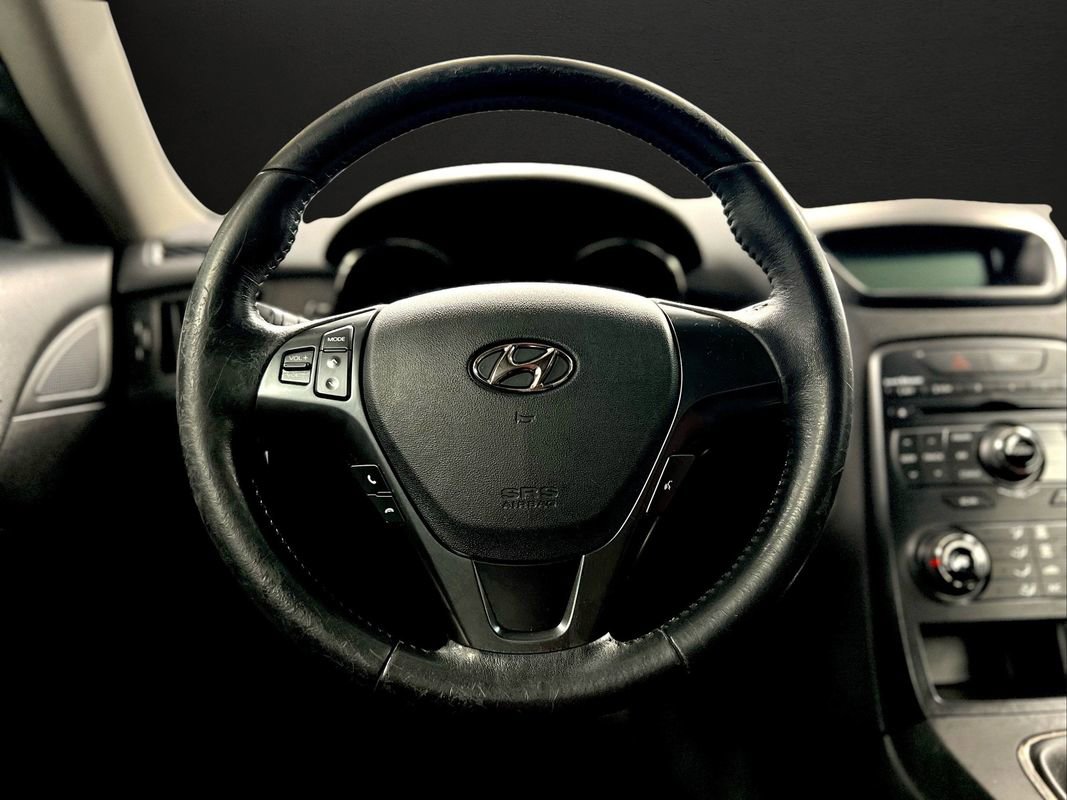 Used 2011 Hyundai Genesis 3.8 image 19