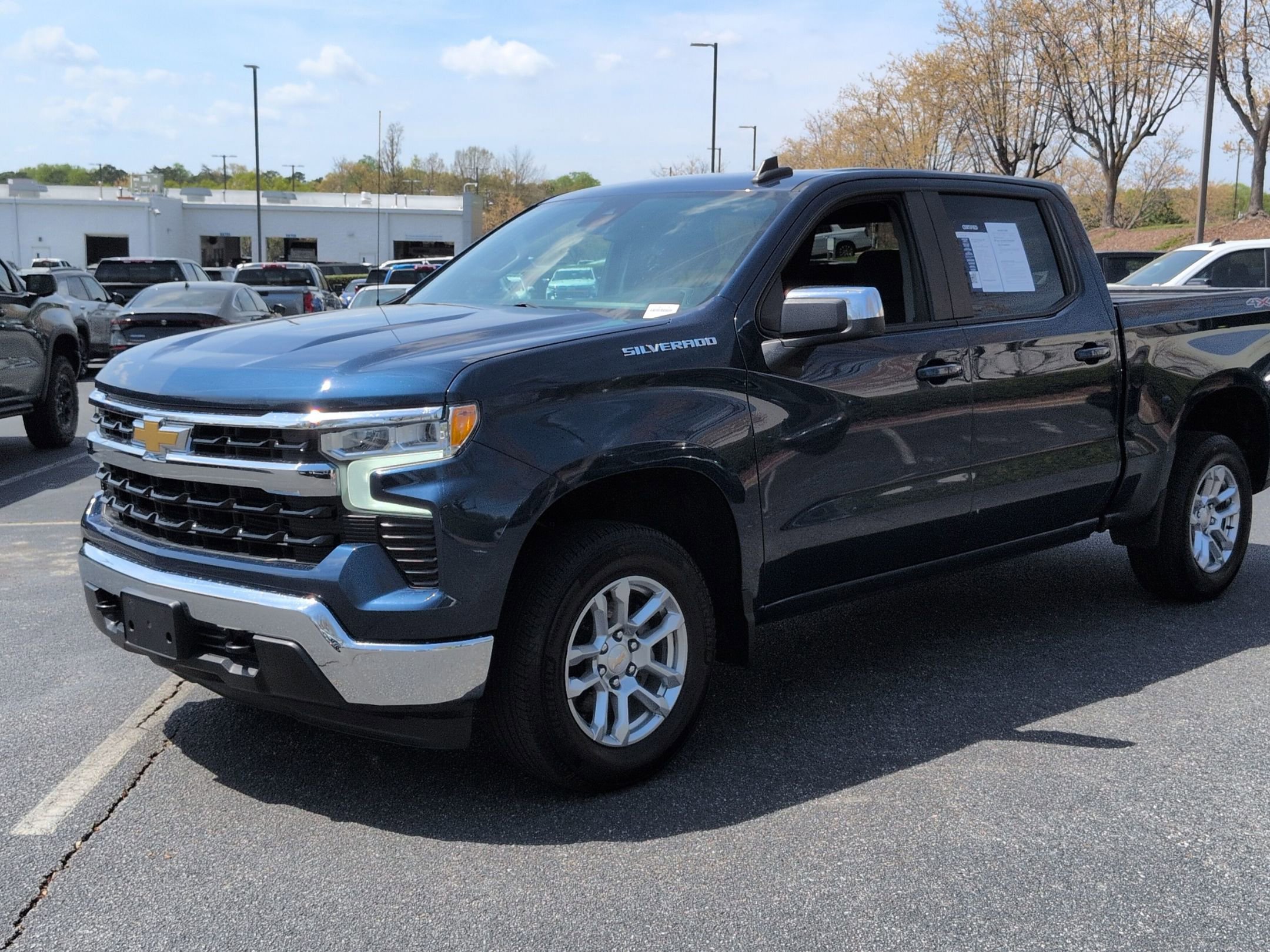Used 2022 Chevrolet Silverado 1500 LT image 5