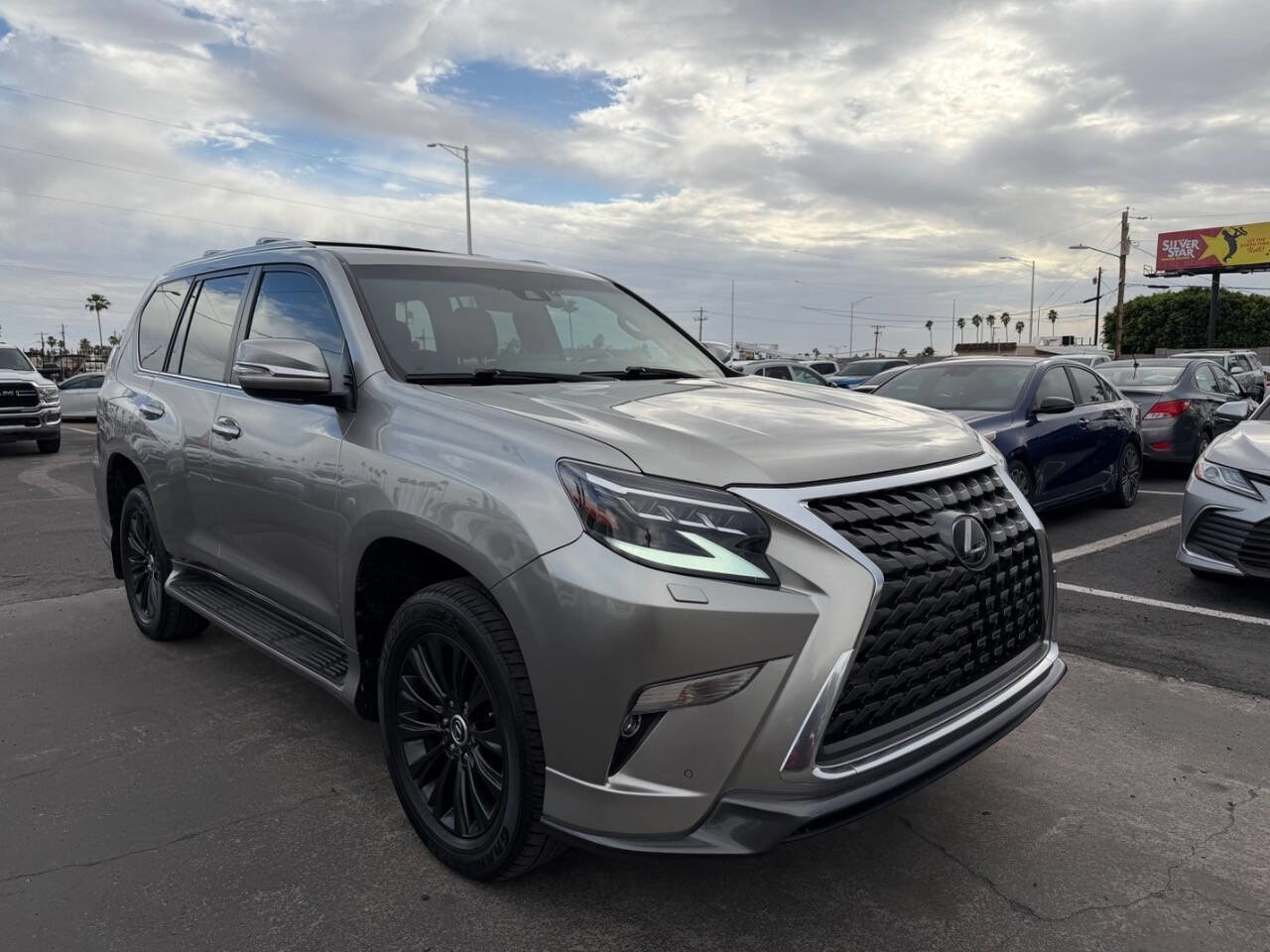 Used 2023 Lexus GX 460 Luxury w/ Sport Design Package image 12