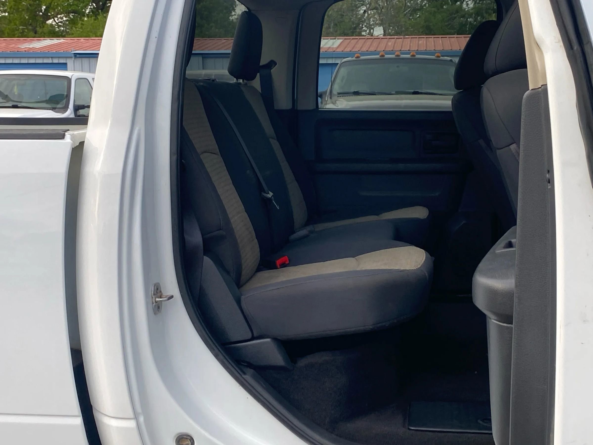 Used 2012 RAM 2500 ST w/ Chrome Appearance Group image 23