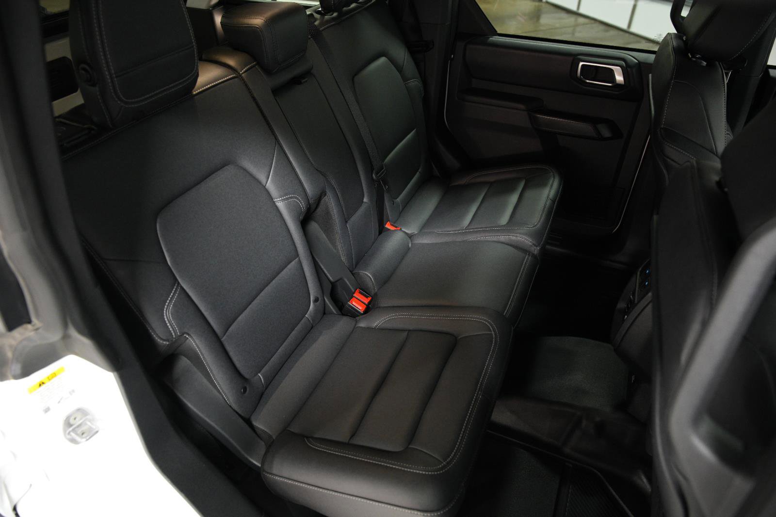 Used 2025 Ford Bronco Badlands image 18