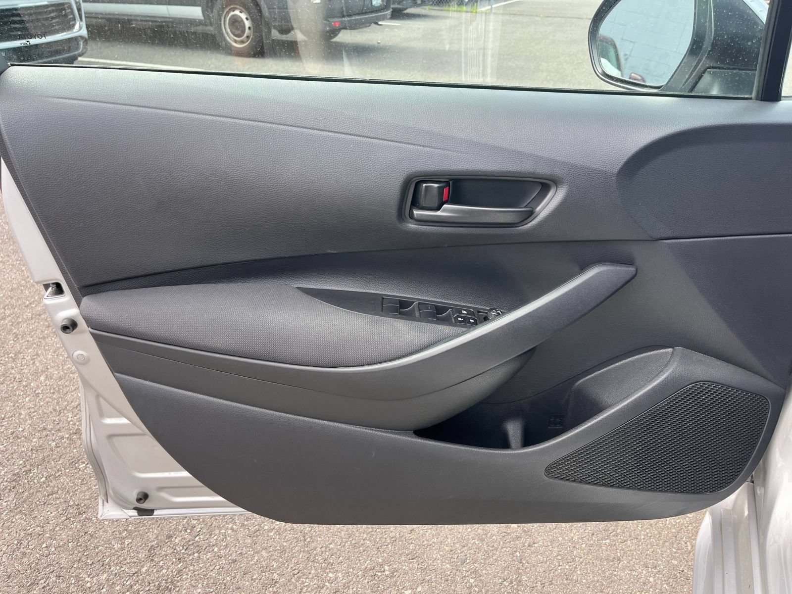 Used 2025 Toyota Corolla LE FWD image 18