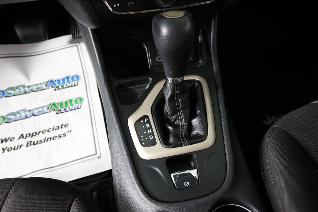 Used 2014 Jeep Cherokee Latitude FWD image 38