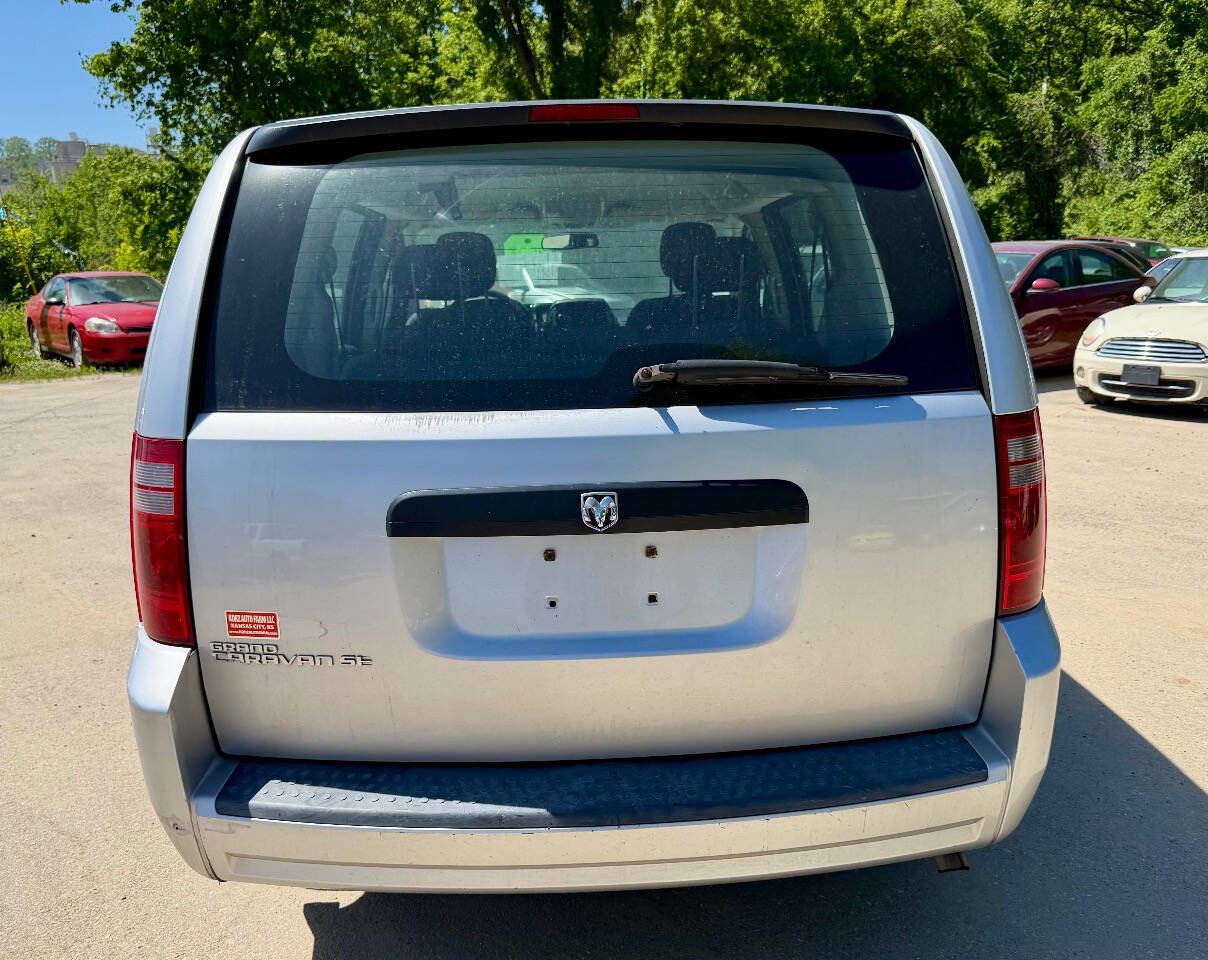 Used 2008 Dodge Grand Caravan SE FWD image 4