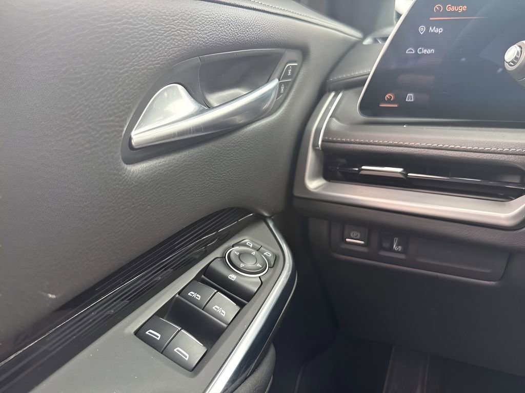 Certified 2024 Cadillac XT4 Luxury w/ Cold Weather Package image 31