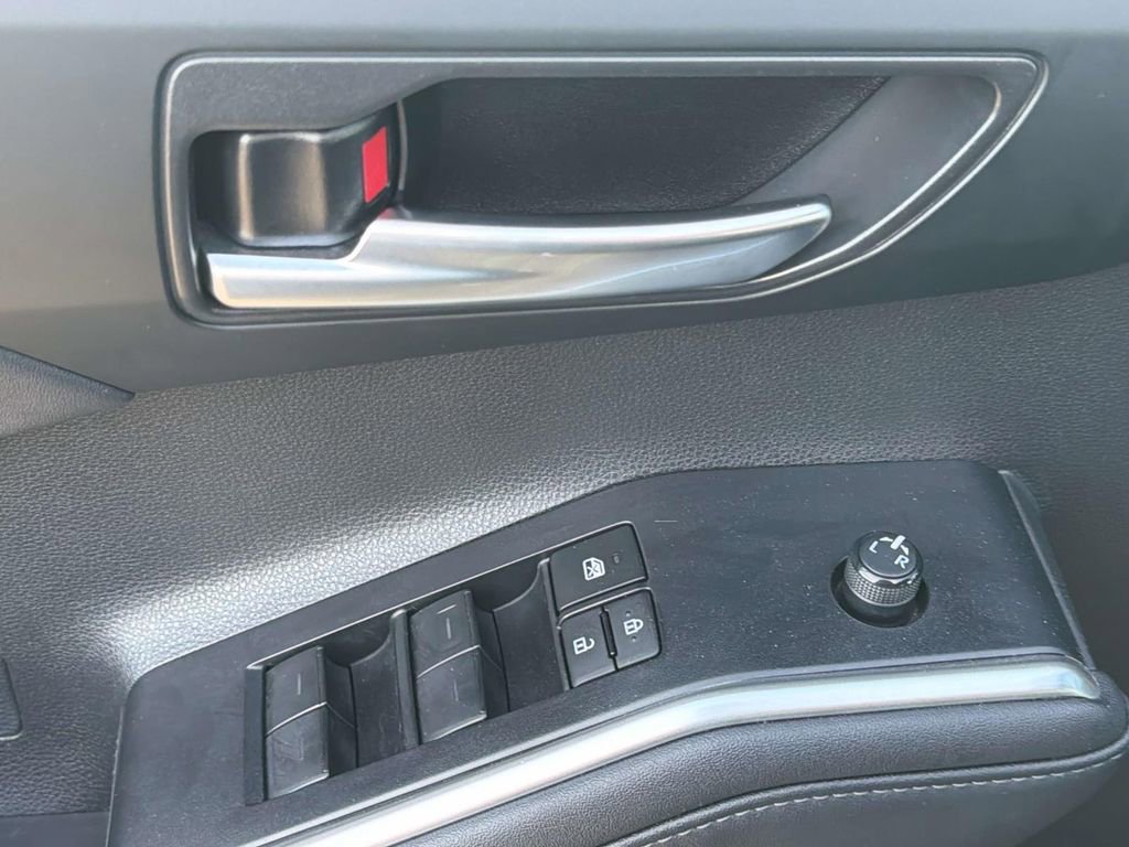 Used 2023 Toyota Highlander XSE image 26
