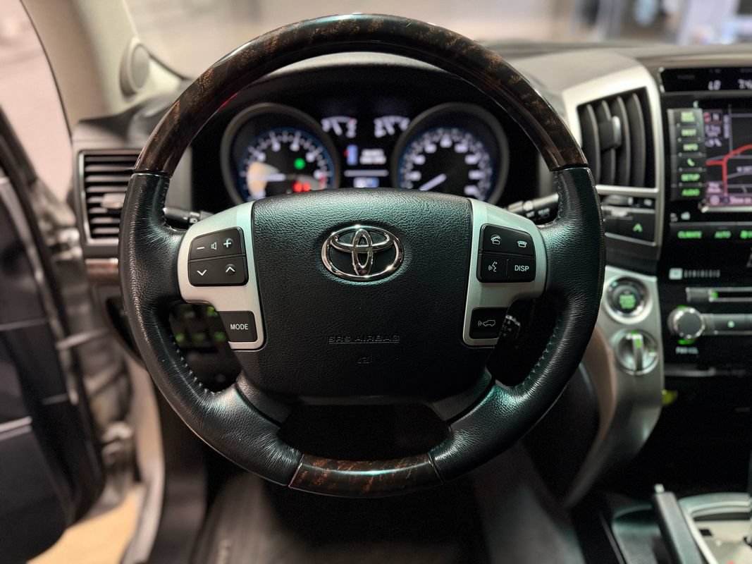 Used 2013 Toyota Land Cruiser AWD/4WD image 15