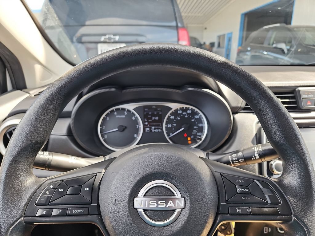 Used 2023 Nissan Versa S FWD image 20