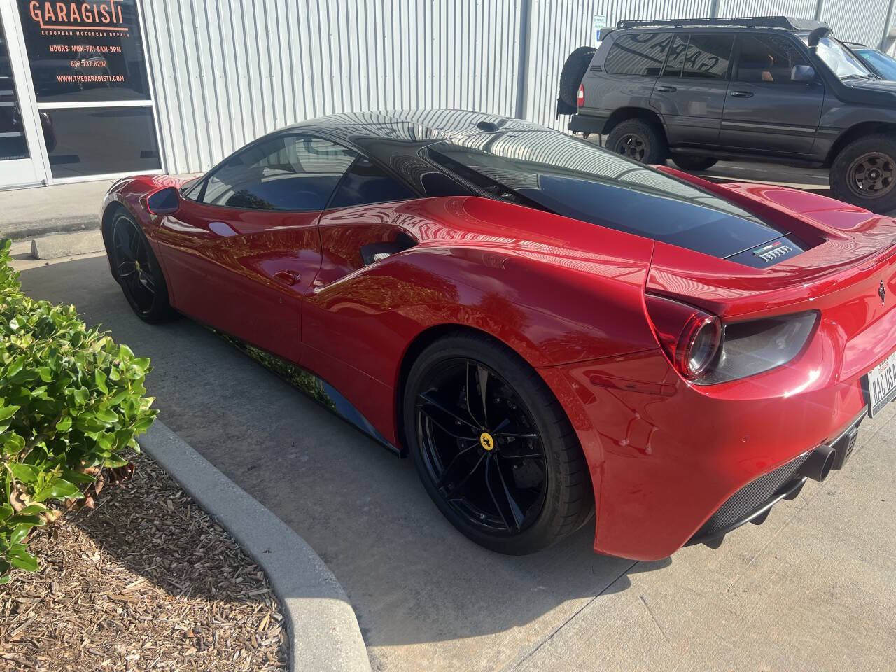 Used 2018 Ferrari 488 GTB RWD image 4