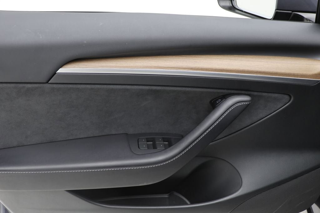 Used 2023 Tesla Model 3 Standard Range image 14
