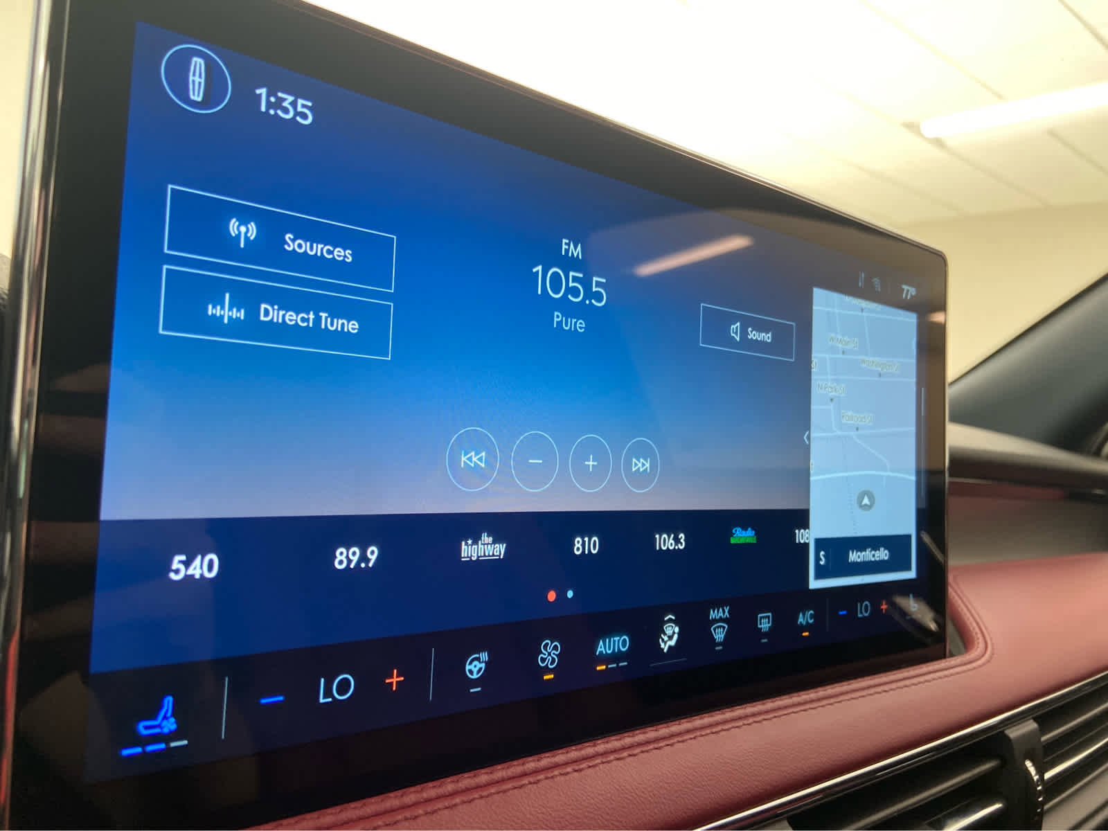 Used 2025 Lincoln Corsair Reserve w/ Jet Appearance Package image 26