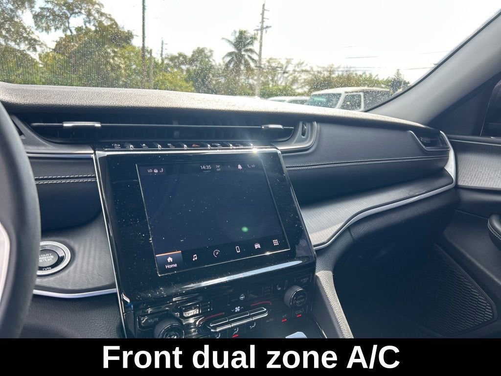 Used 2023 Jeep Grand Cherokee Laredo w/ Luxury Tech Group I image 12