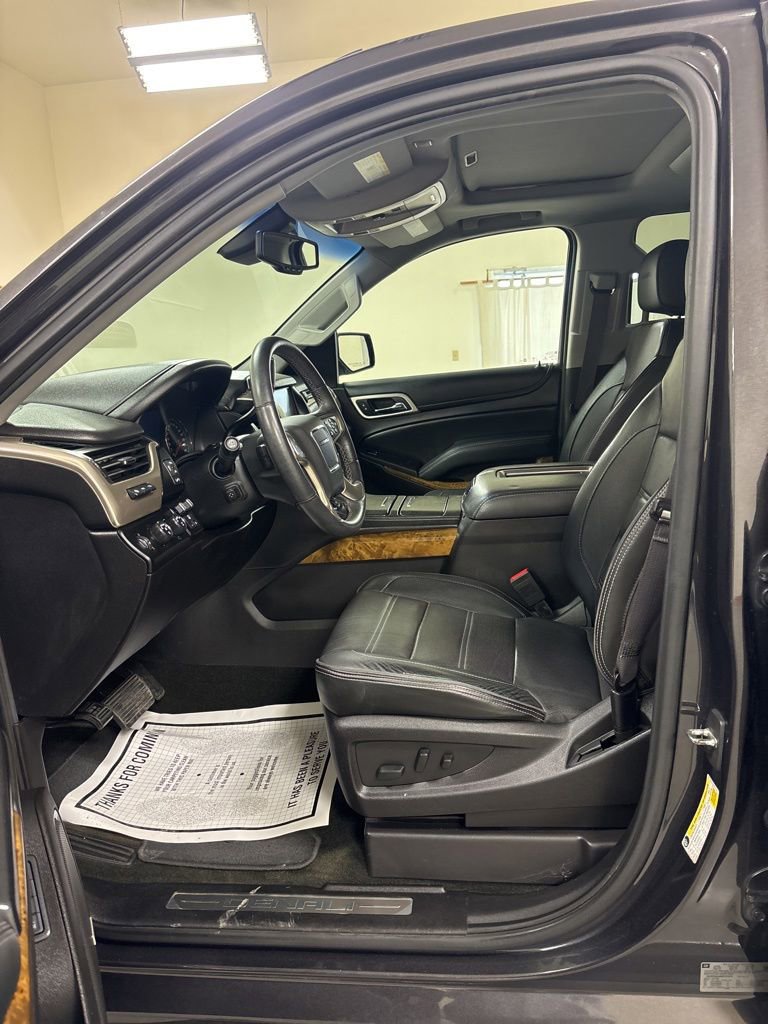 Used 2017 GMC Yukon Denali w/ Open Road Package AWD/4WD image 9