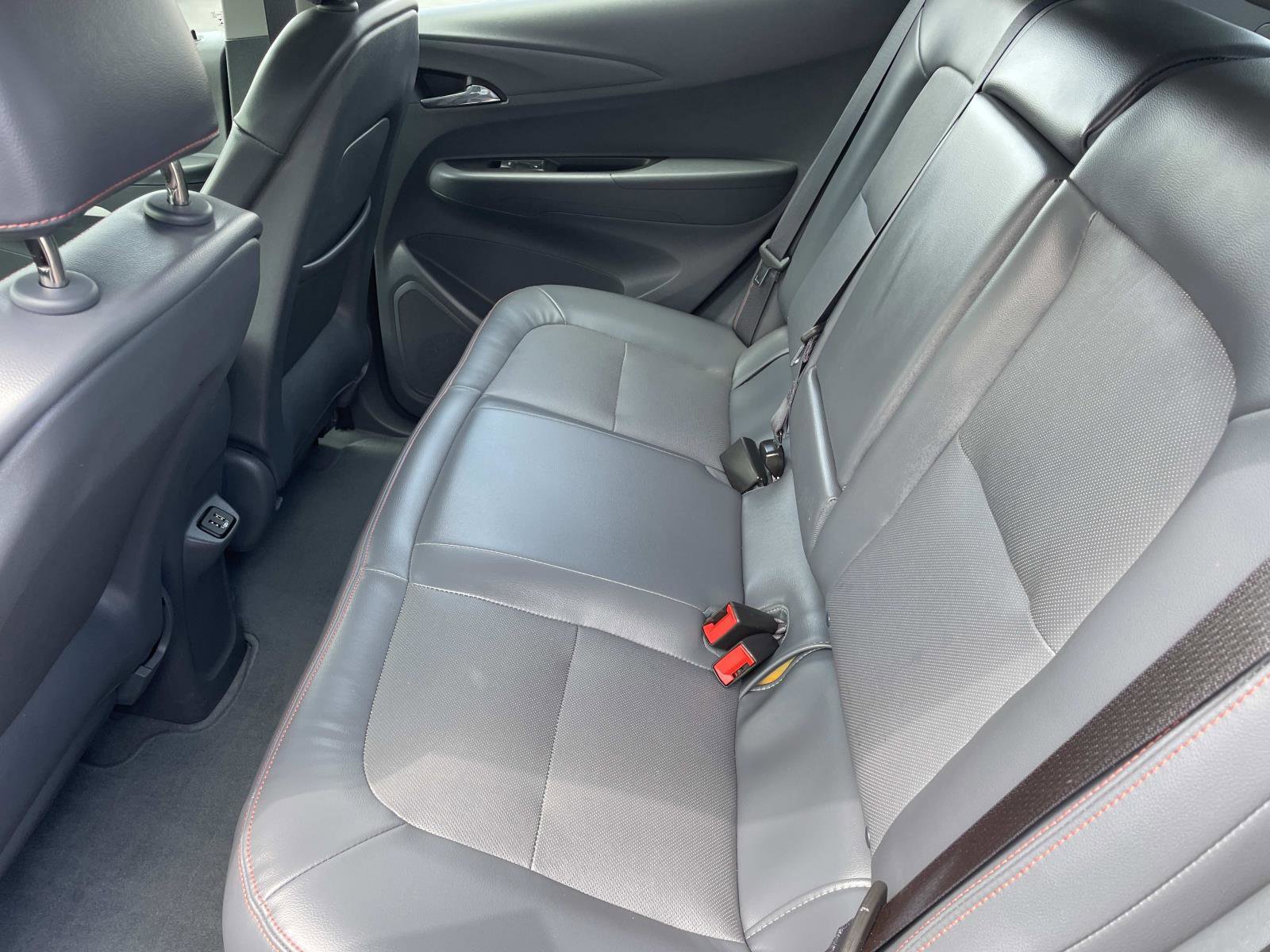 Used 2017 Chevrolet Bolt Premier w/ Driver Confidence II Package FWD image 26