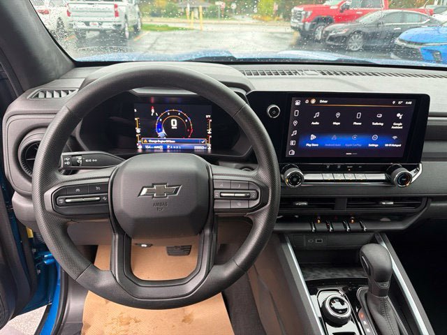 Used 2023 Chevrolet Colorado Trail Boss w/ Technology Package AWD/4WD image 13