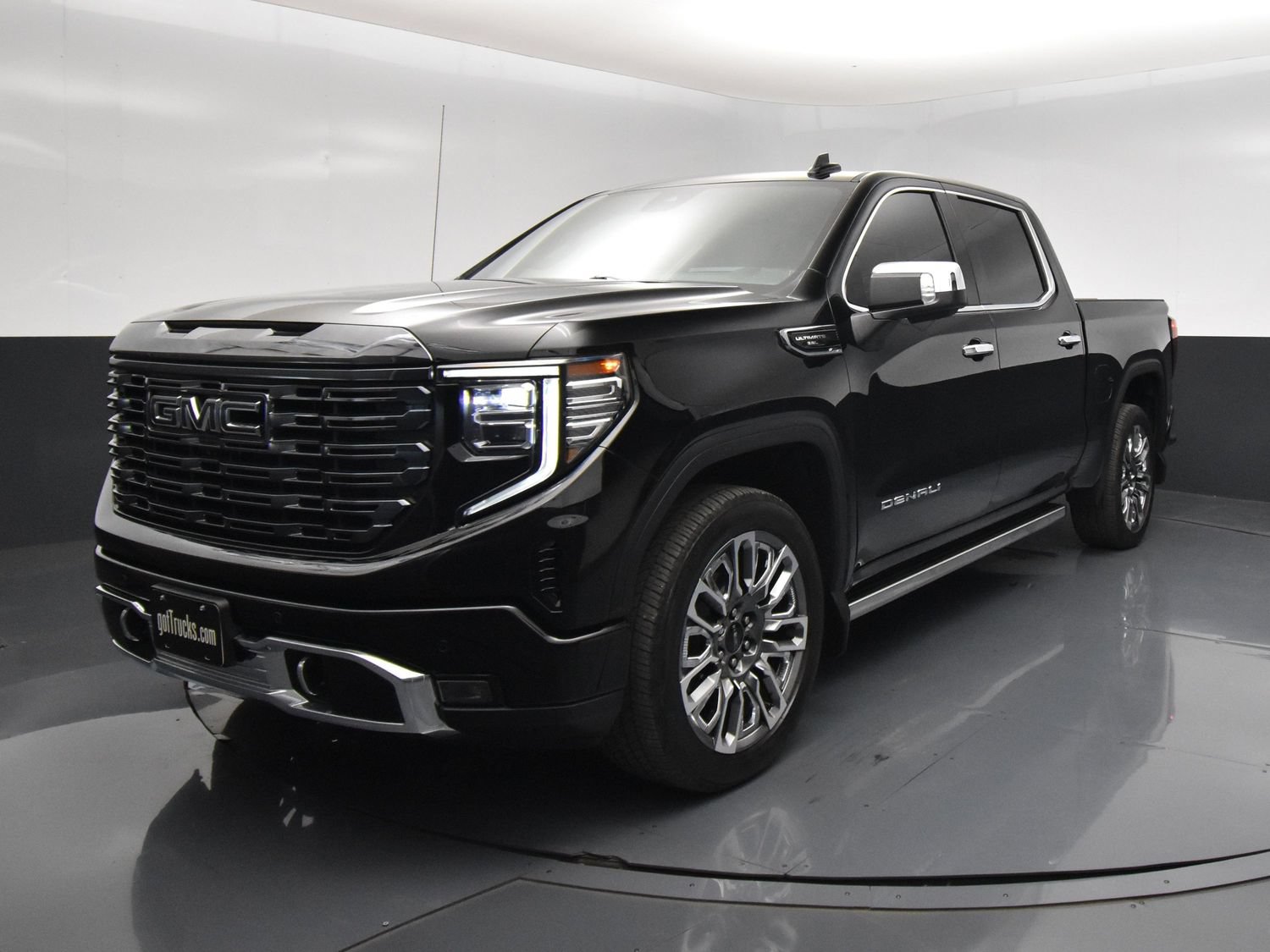 Used 2024 GMC Sierra 1500 Denali Ultimate AWD/4WD image 2