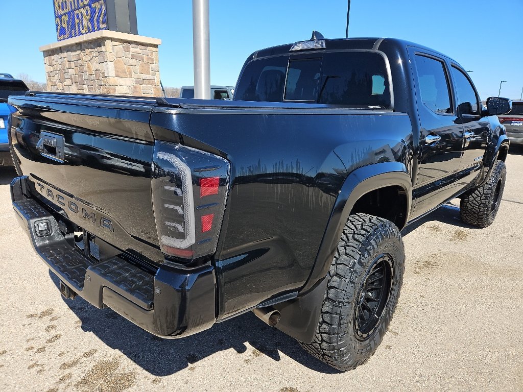 Used 2021 Toyota Tacoma Limited image 7