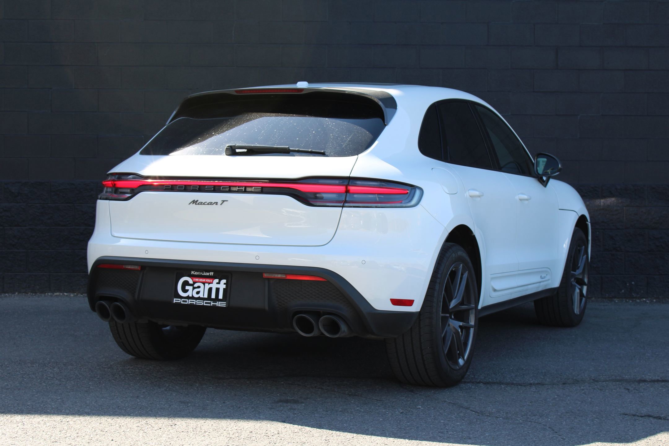 Used 2023 Porsche Macan Turbo image 9