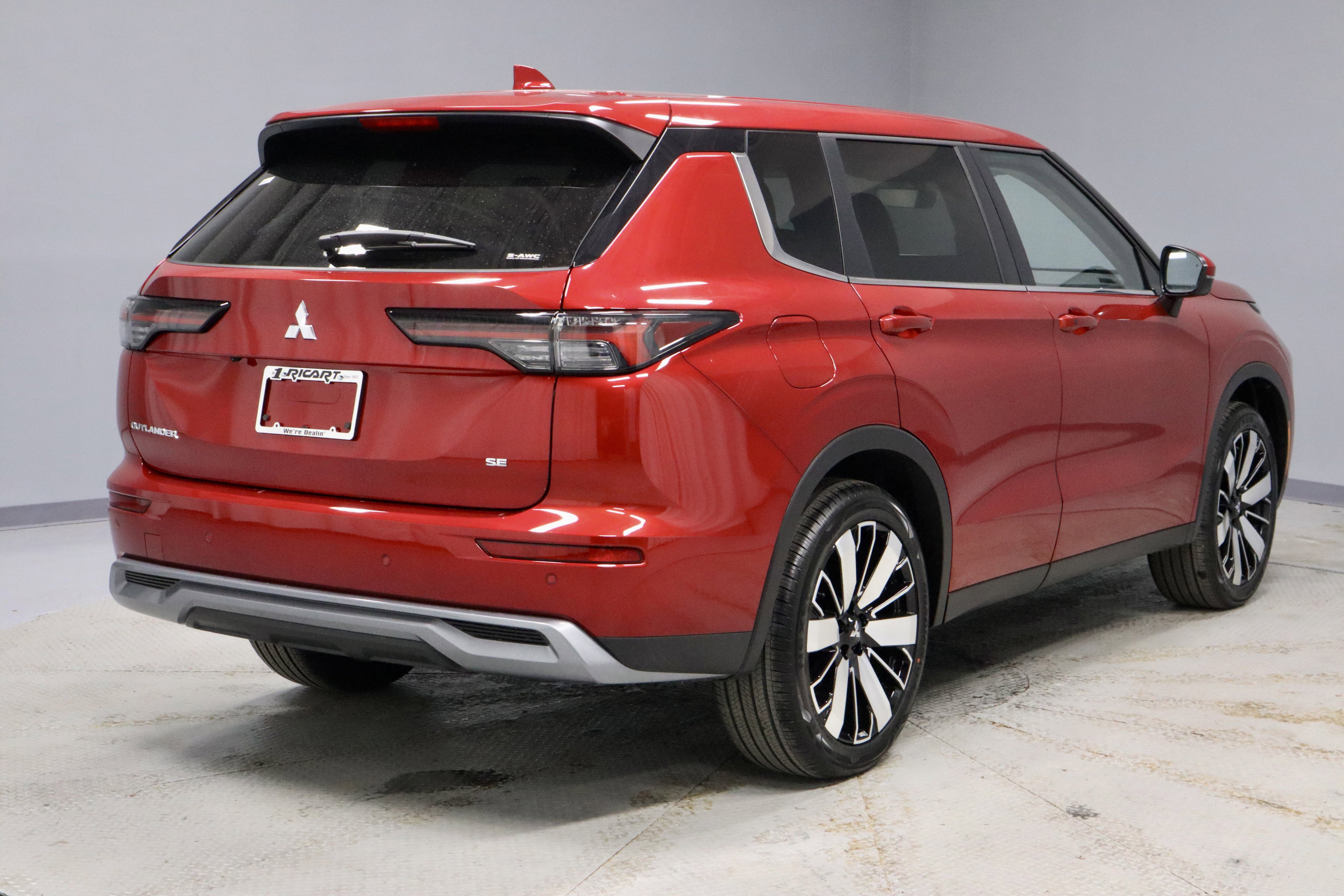 New 2026 Mitsubishi Outlander SE image 8
