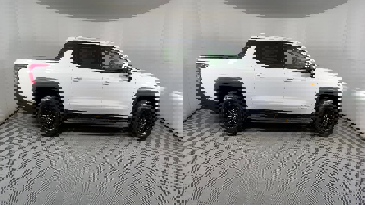 New 2025 Chevrolet Silverado EV LT image 70