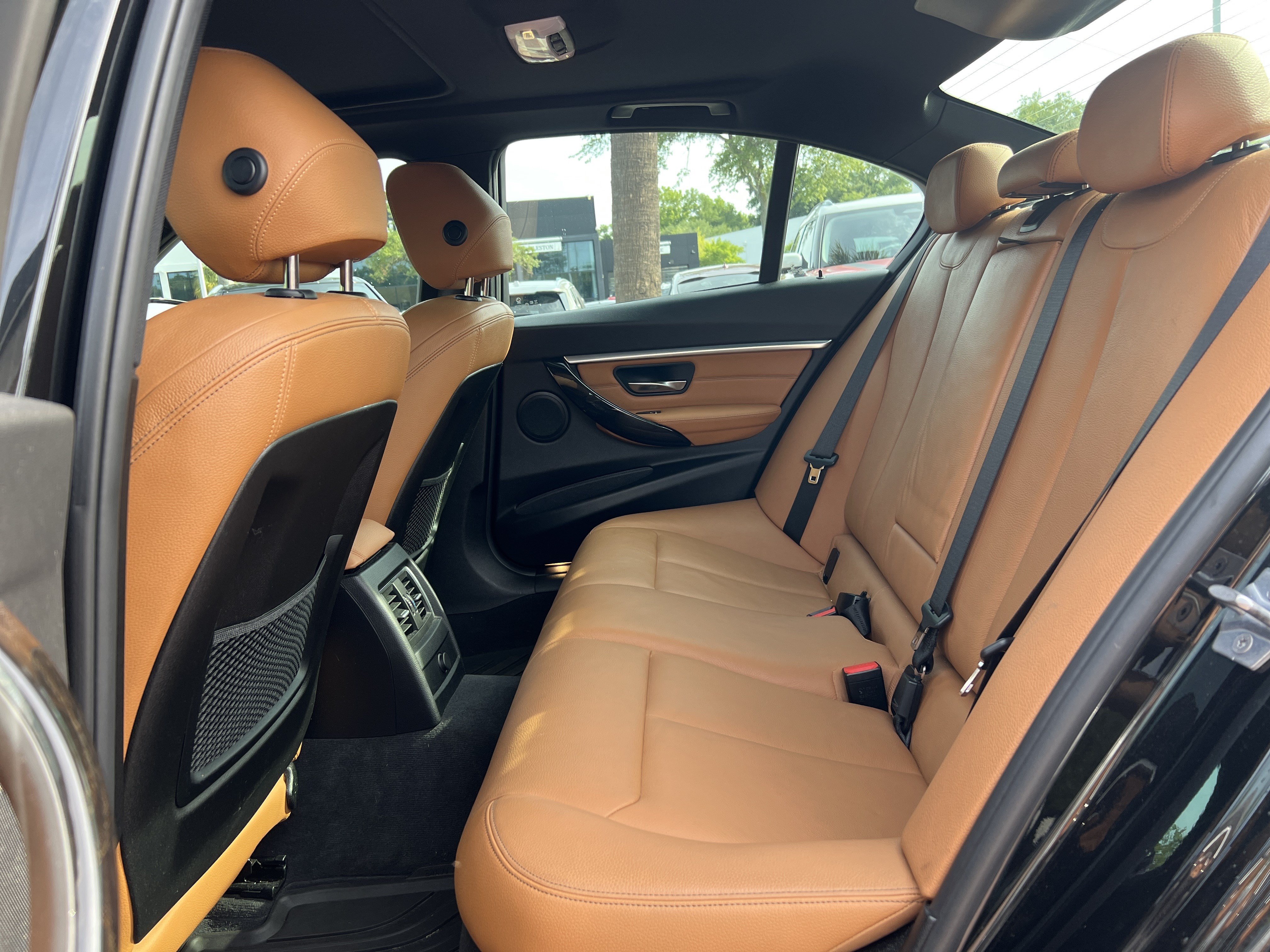 Used 2018 BMW 330i Sedan w/ M Sport Package RWD image 32
