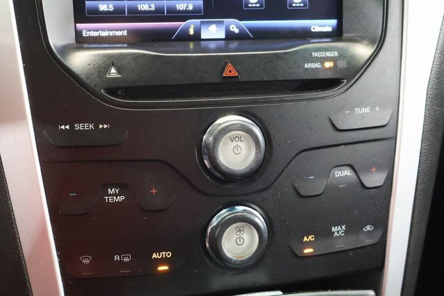 Used 2015 Ford Explorer XLT w/ Equipment Group 202A AWD/4WD image 19
