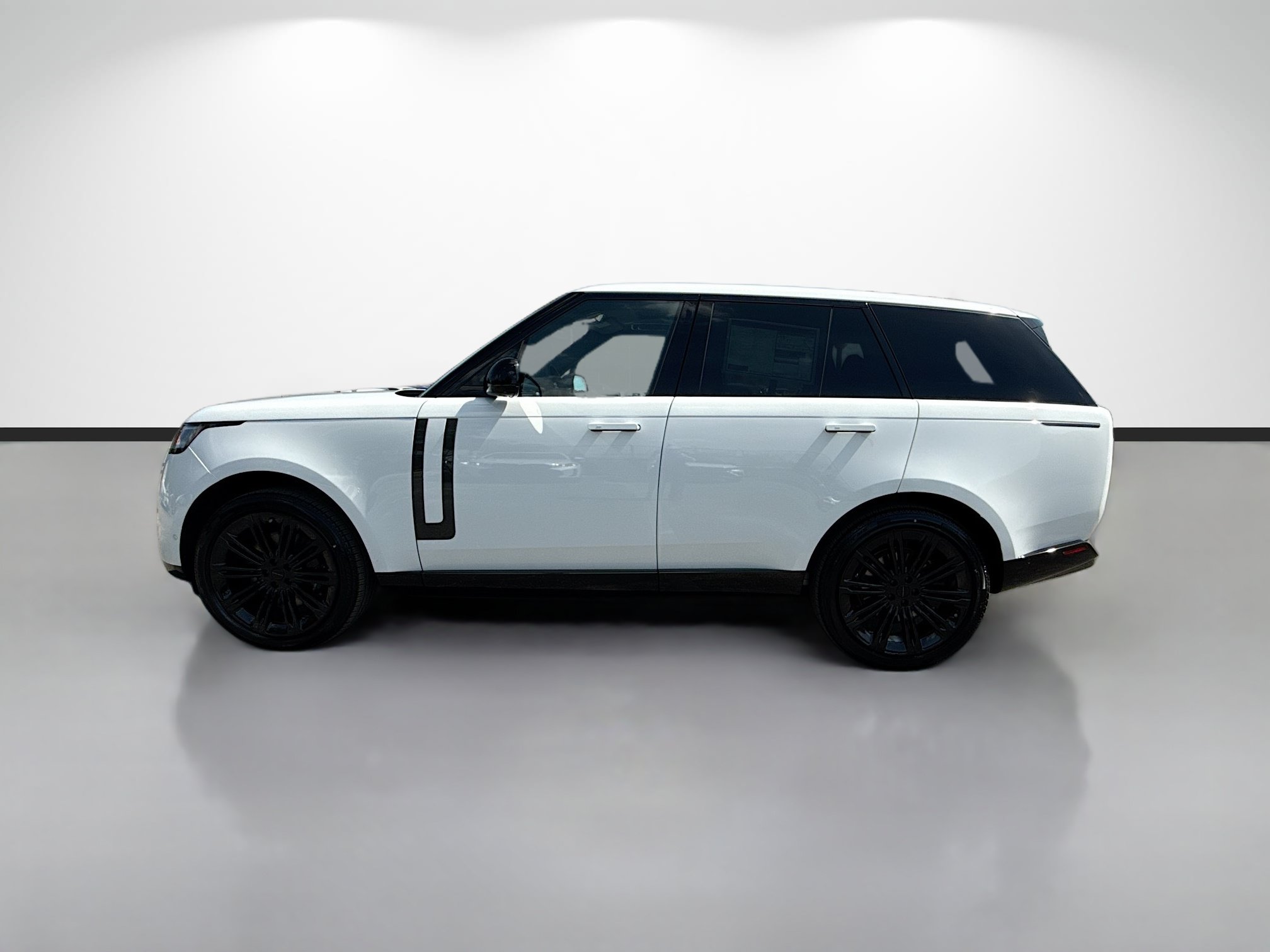 New 2026 Land Rover Range Rover SE AWD/4WD image 2