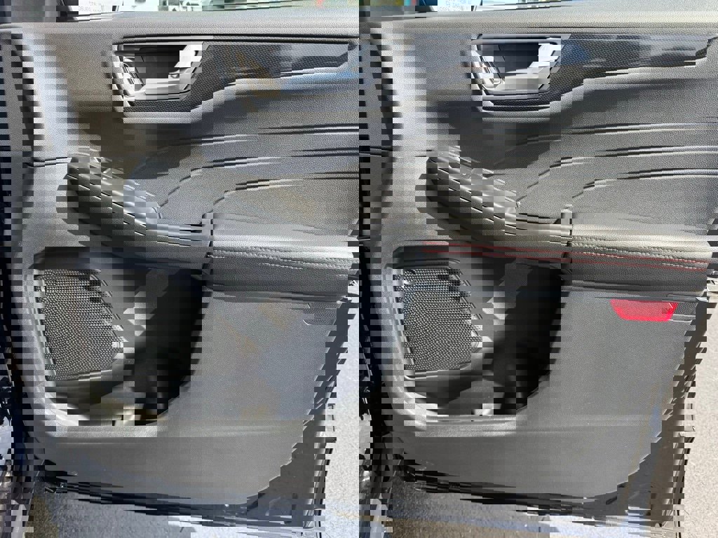 New 2025 Ford Escape ST-Line Select w/ Class II Trailer Tow Package image 23