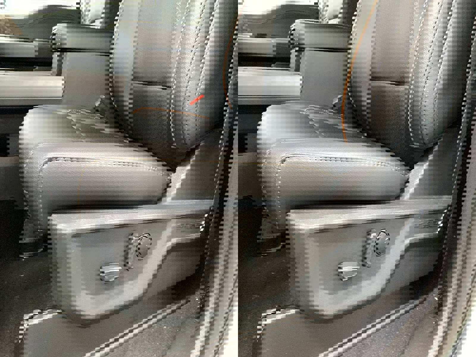 New 2026 Ford F350 Lariat w/ Lariat Ultimate Package image 17