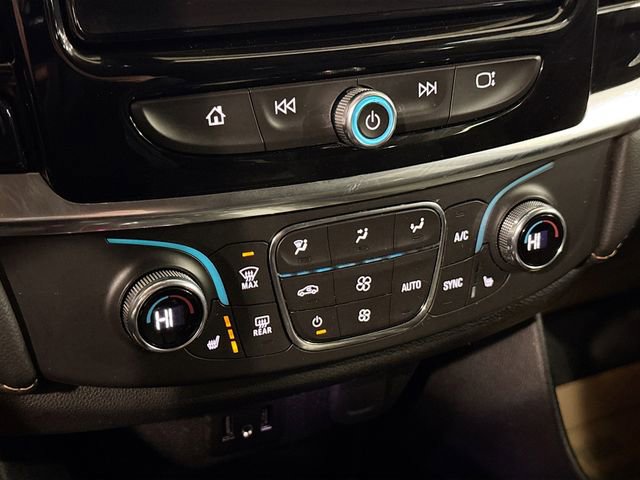 Used 2021 Chevrolet Traverse LT image 16