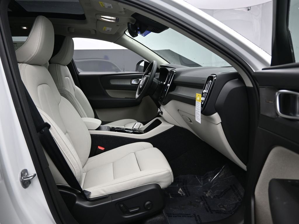 New 2026 Volvo XC40 B5 Ultra w/ Protection Package Premier AWD/4WD image 26