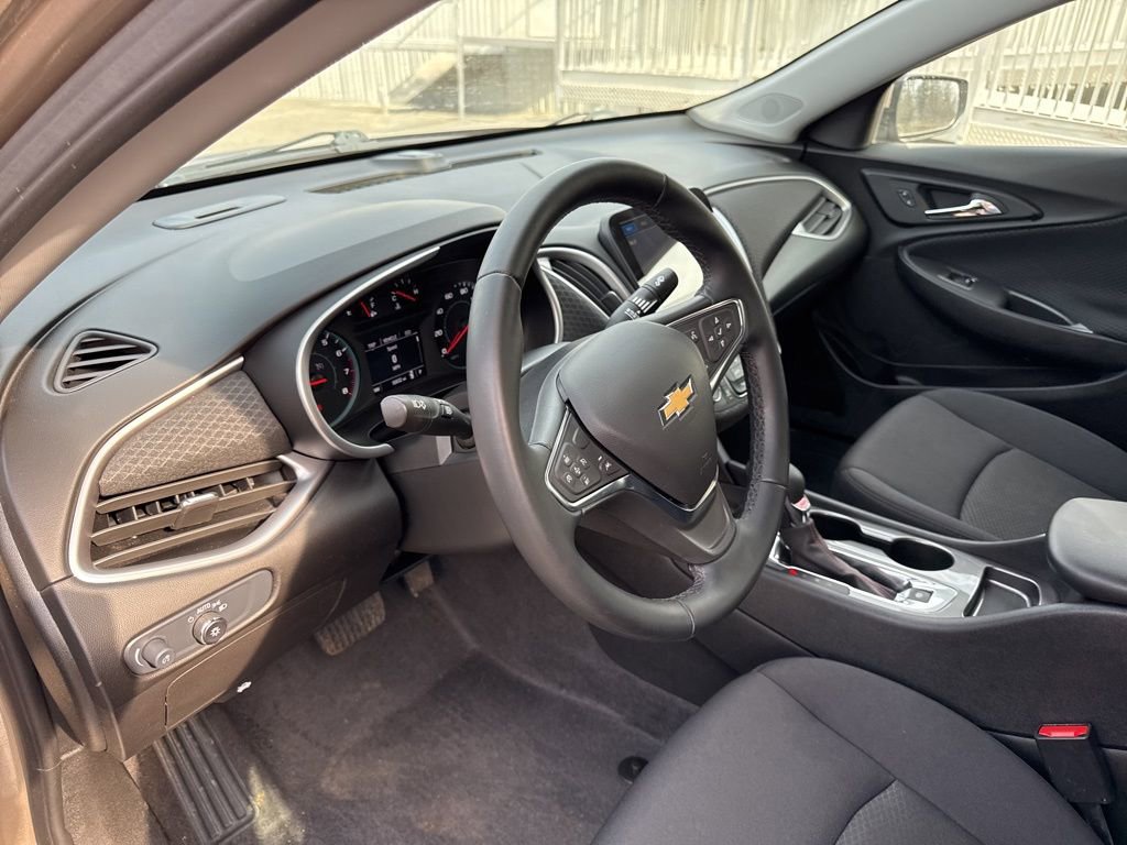 Used 2025 Chevrolet Malibu RS image 19