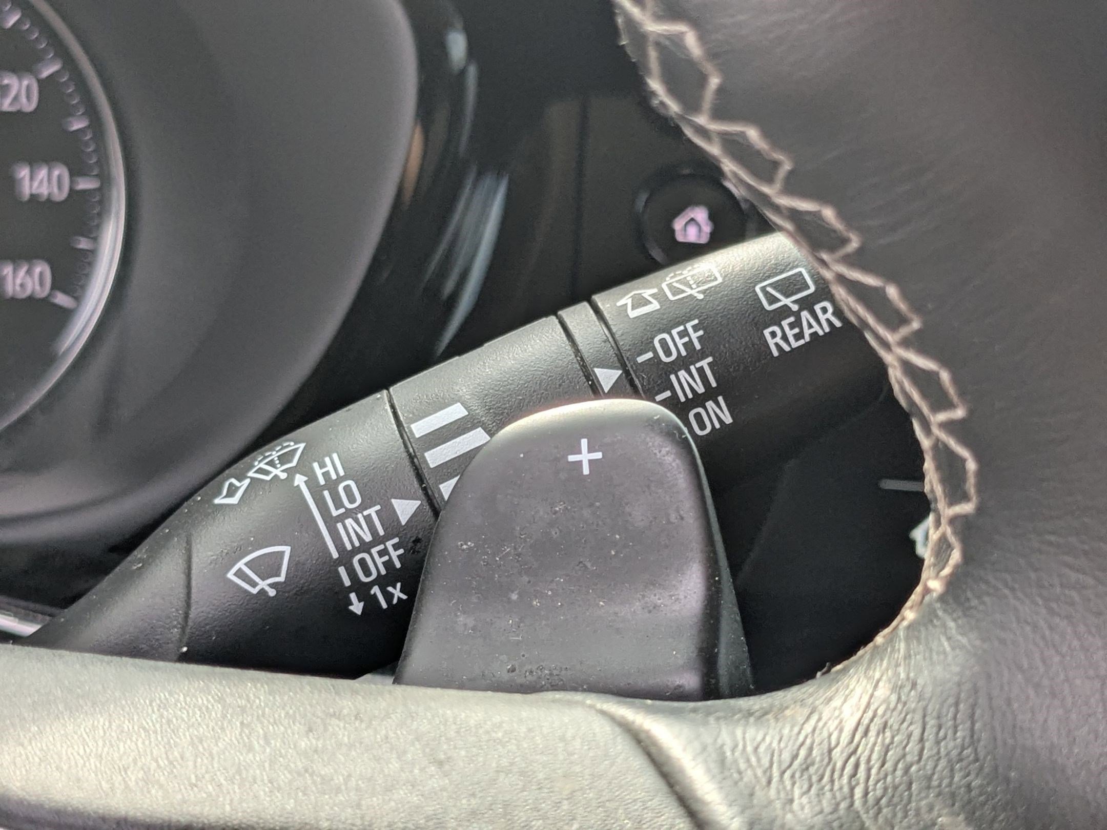Used 2023 Buick Envision Essence image 18