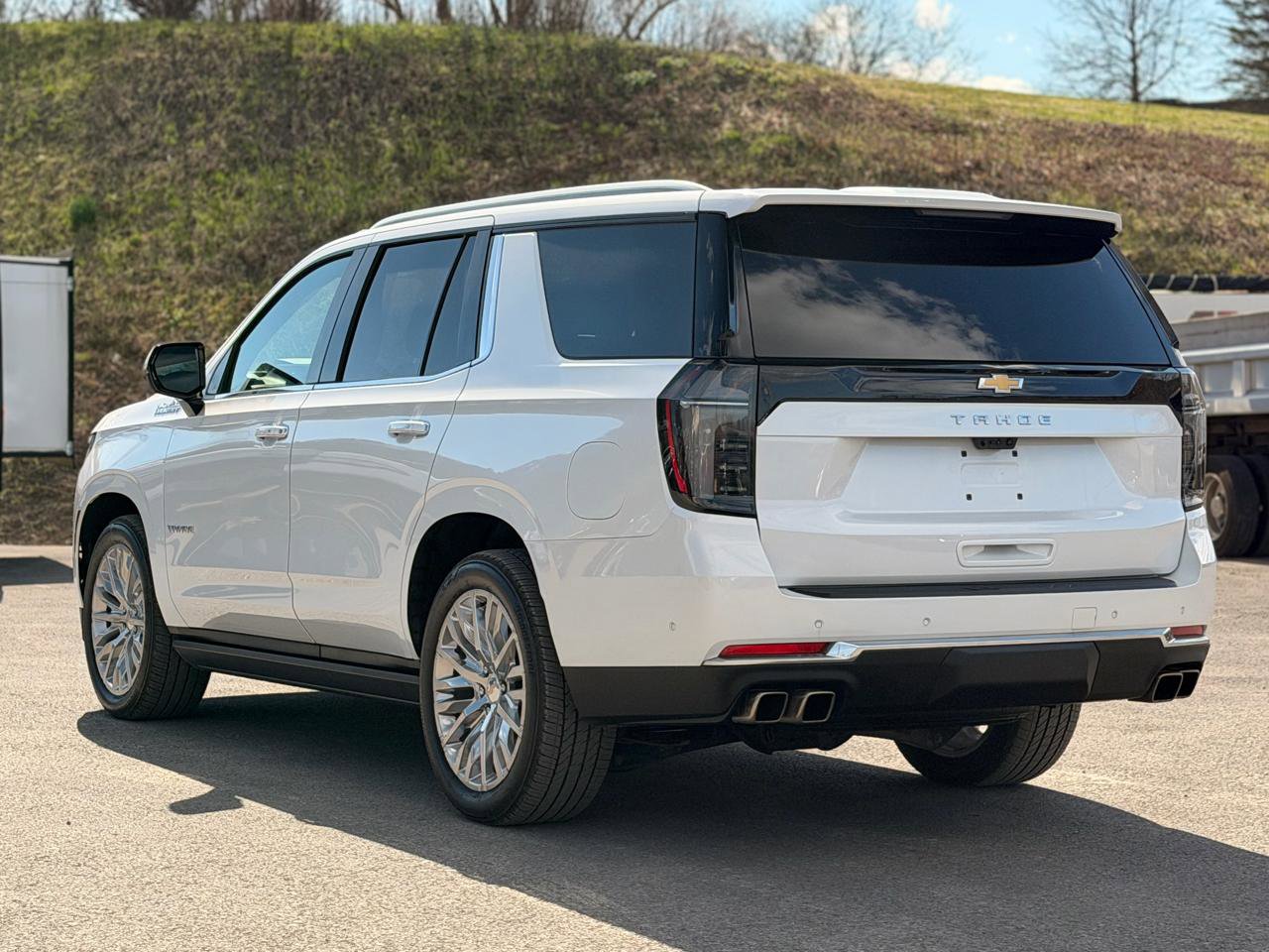 Used 2025 Chevrolet Tahoe High Country AWD/4WD image 7