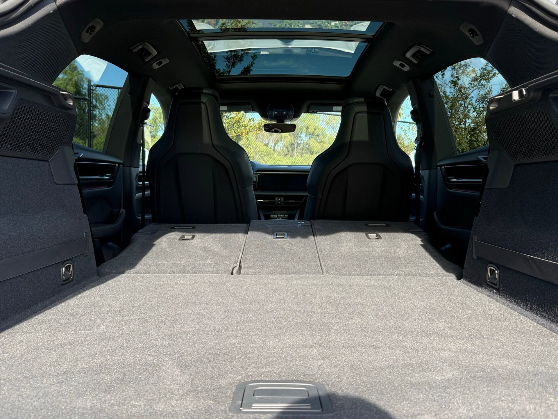 Used 2025 Porsche Macan 4 Electric image 35