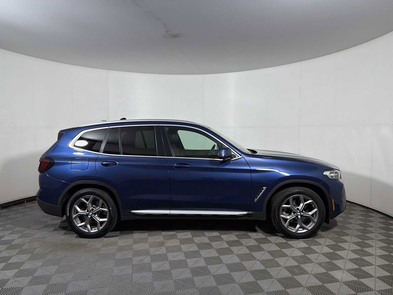 Used 2023 BMW X3 xDrive30i w/ Convenience Package AWD/4WD image 7