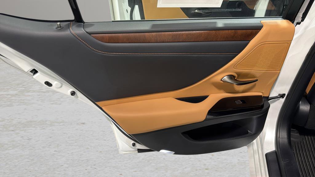 Certified 2024 Lexus ES 350 w/ Premium Package image 14