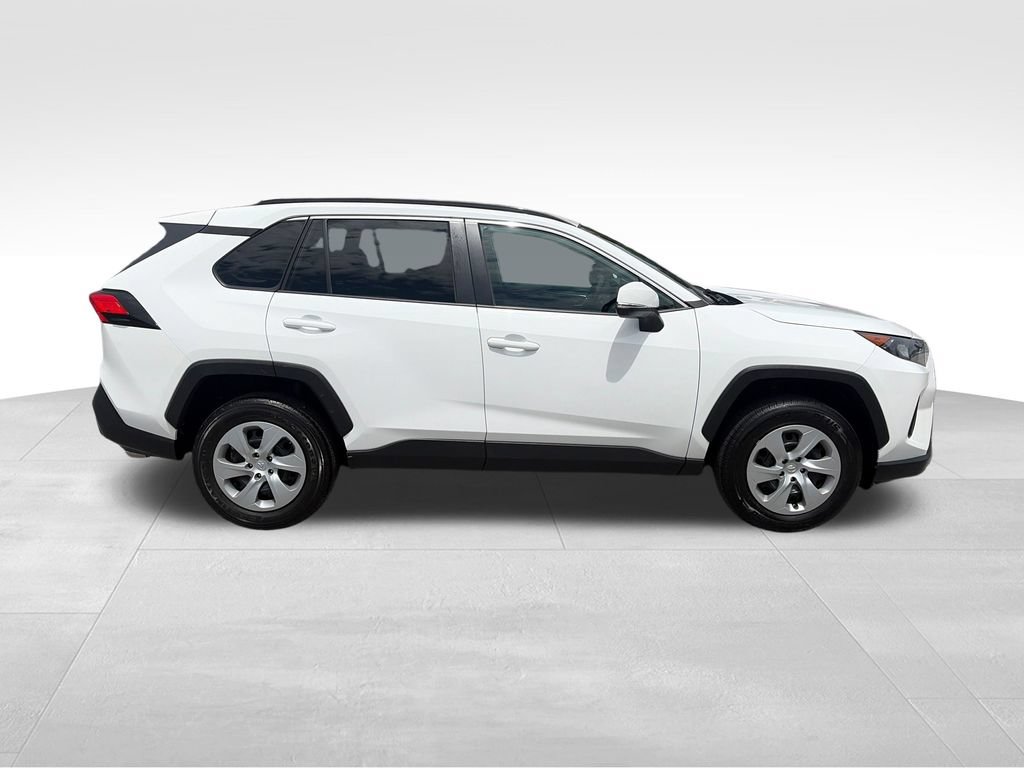 Used 2020 Toyota RAV4 LE FWD image 7