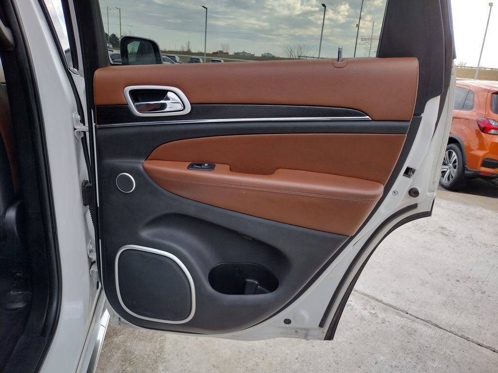 Used 2020 Jeep Grand Cherokee Summit w/ Platinum Series Group image 27