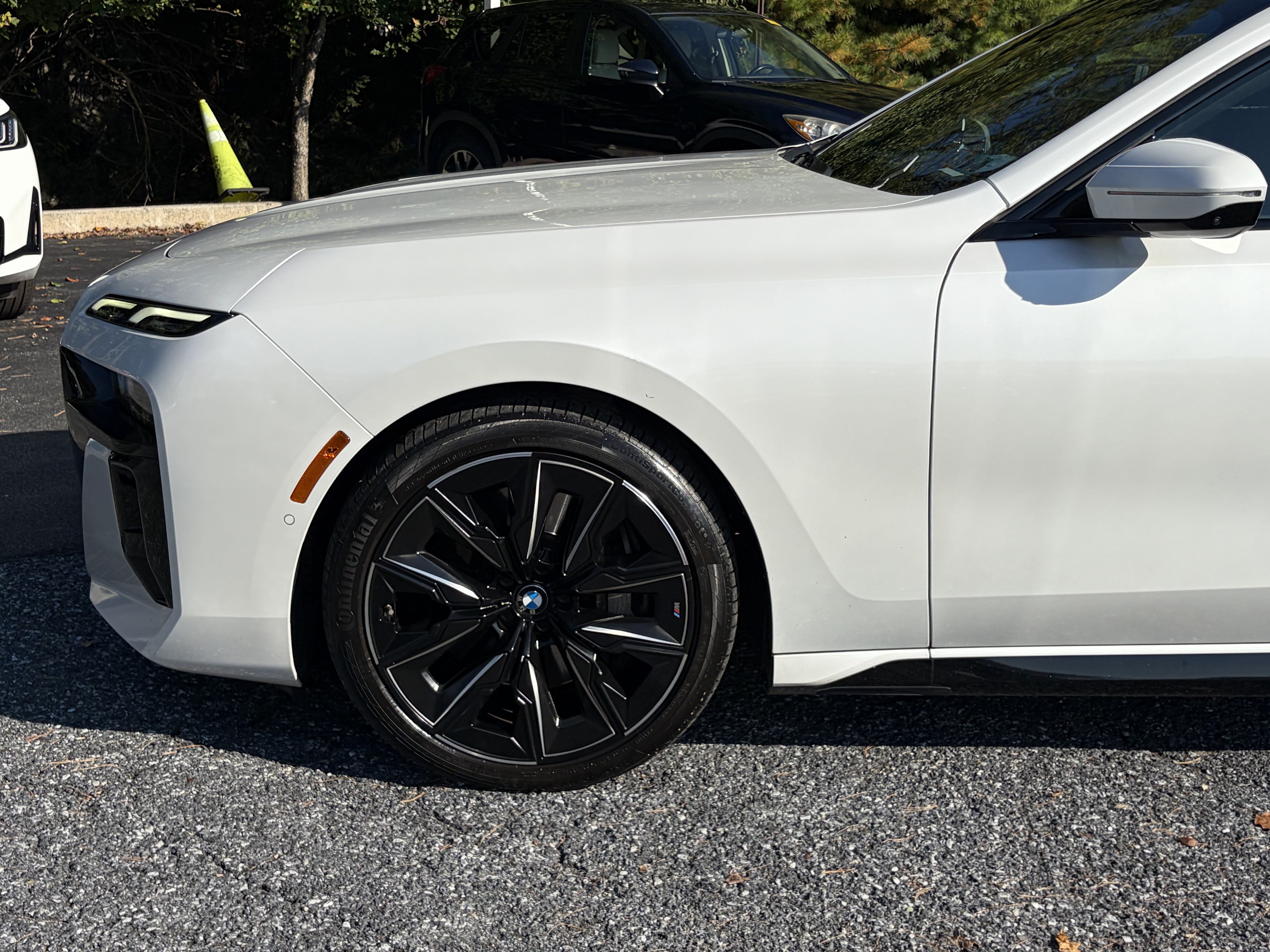 Used 2023 BMW 760i xDrive AWD/4WD image 4