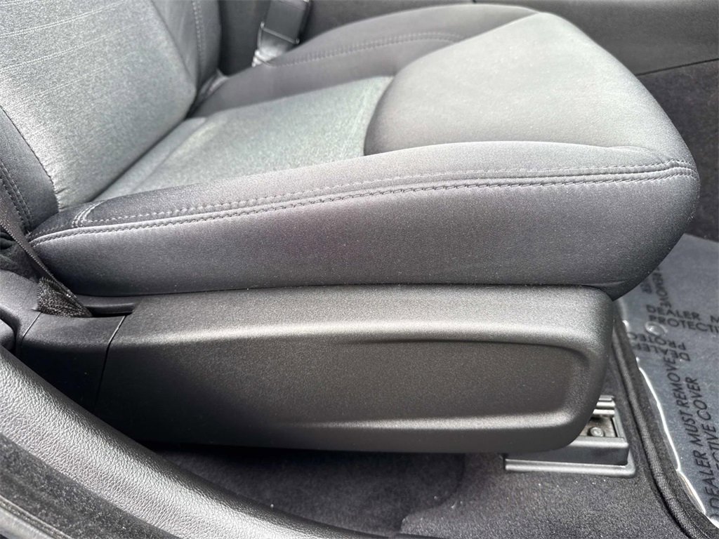 Used 2022 Chrysler 300 Touring w/ Sport Appearance Package image 25