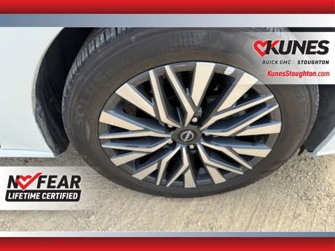 Used 2025 Nissan Altima 2.5 SV FWD image 16