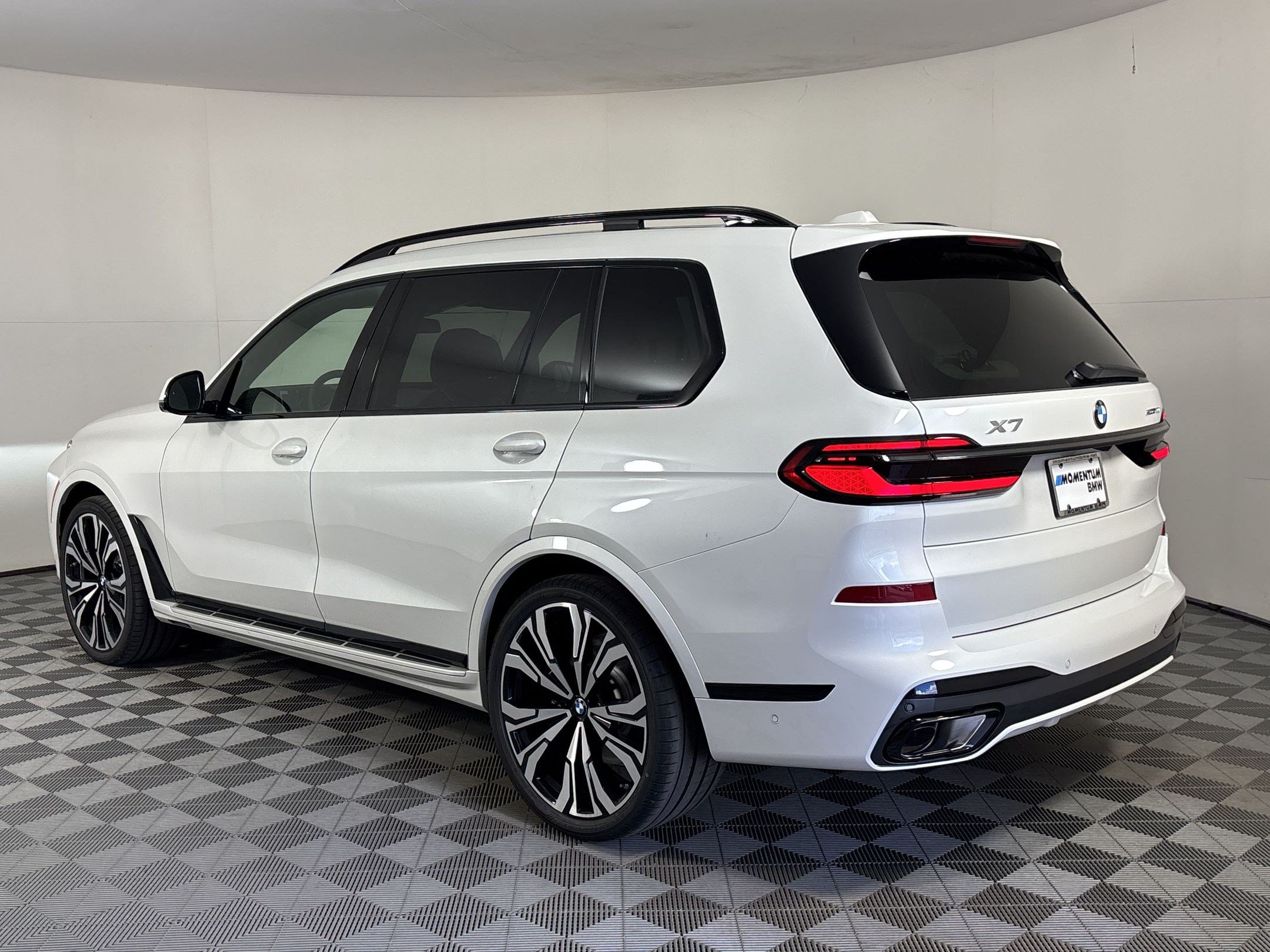 New 2027 BMW X7 xDrive40i w/ Executive Package AWD/4WD image 3