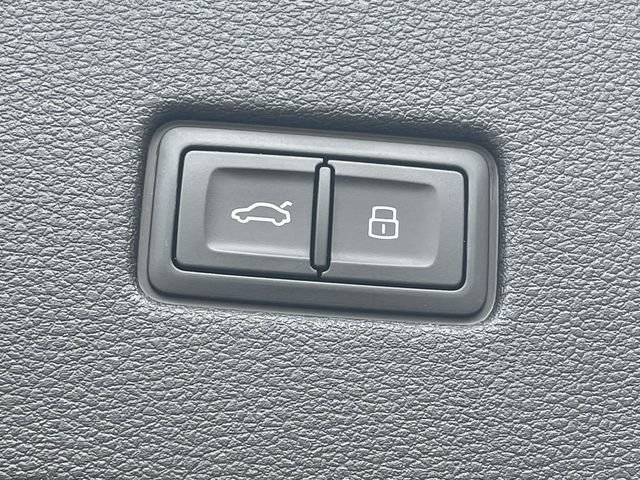 Certified 2022 Audi SQ8 Prestige AWD/4WD image 11