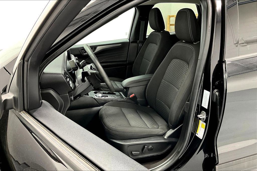 Used 2023 Ford Escape Active image 32