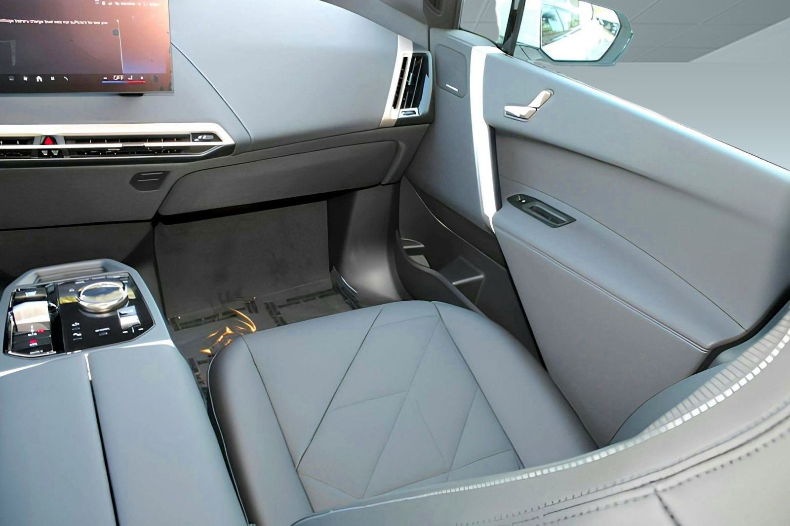 New 2026 BMW iX xDrive60 w/ Premium Package image 33