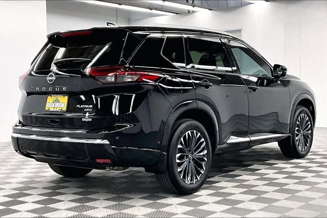 Used 2025 Nissan Rogue Platinum w/ Platinum Premium Package image 13