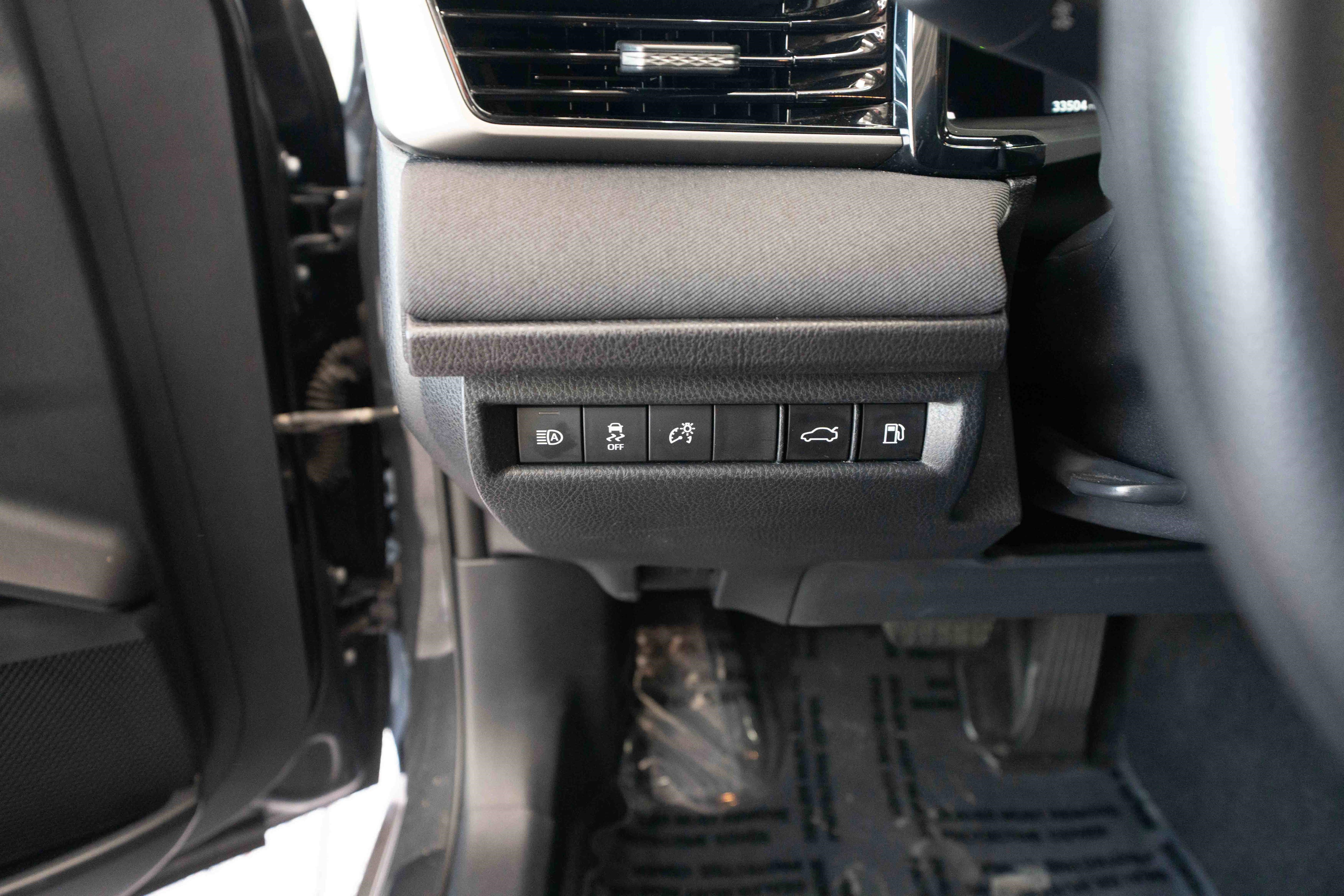 Used 2025 Toyota Camry LE FWD image 11